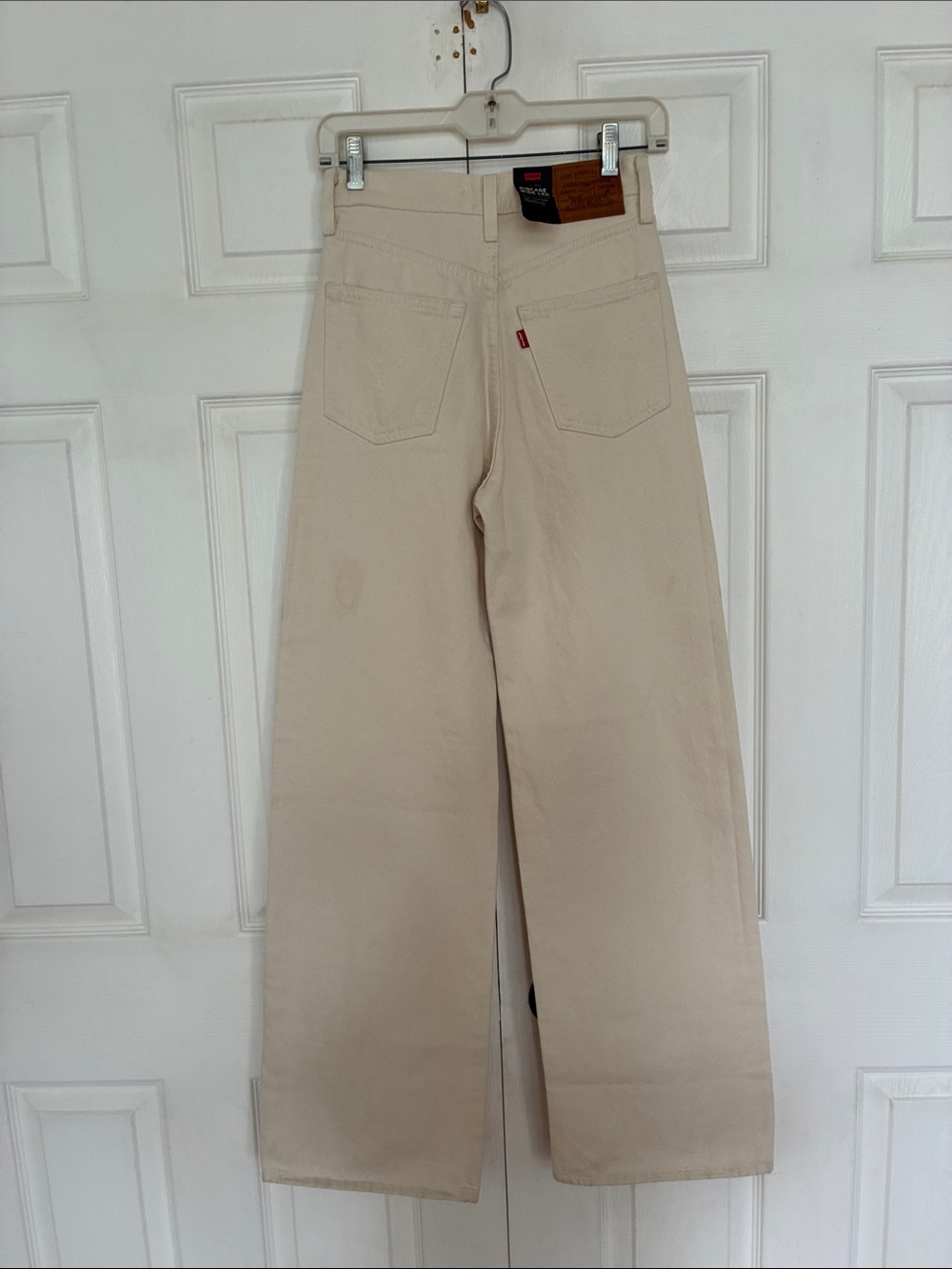 New Levi’s Premium Ribcage Wide leg inseam 31” - Picture 4 of 6